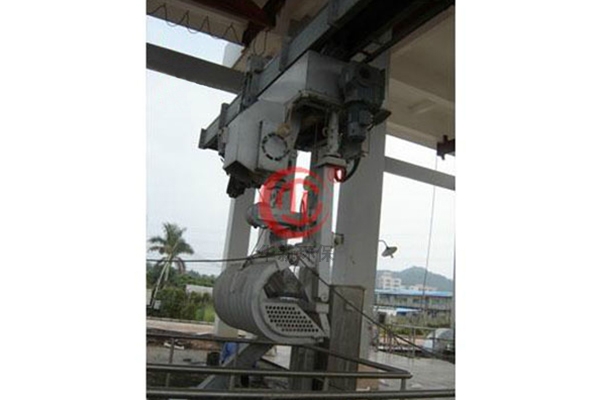移動式（shì）抓鬥格柵除汙機